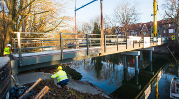 brug uit composiet